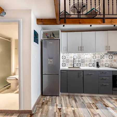 Amy's Little Gem * Ханья