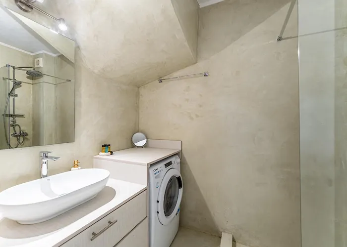 Amy's Little Gem La Canea