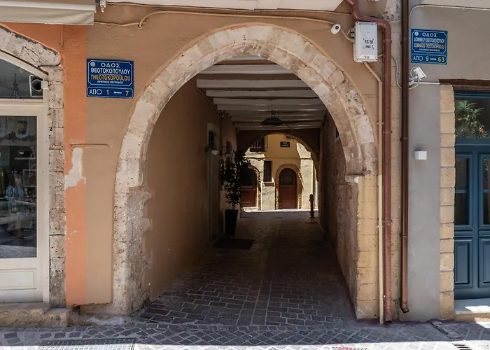 Amy's Little Gem La Canea